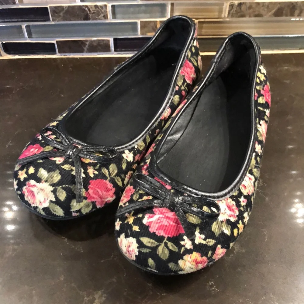 Arizona floral‎ corduroy flats